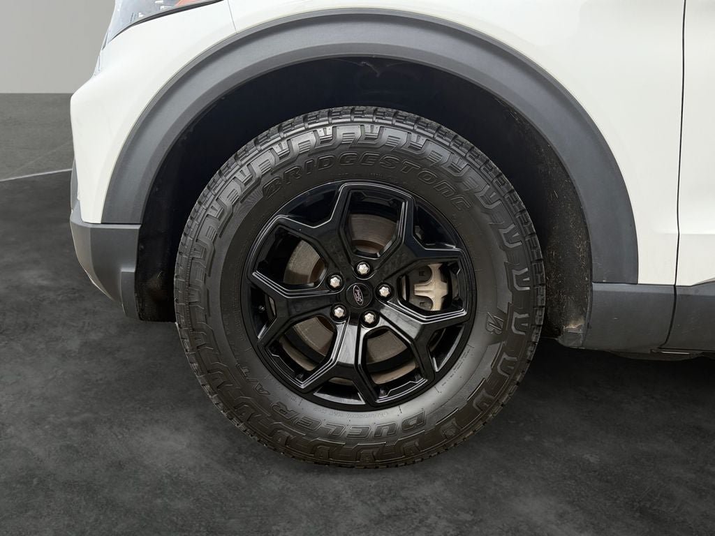Used 2021 Ford Explorer XLT w/ Equipment Group 202A RWD image 4