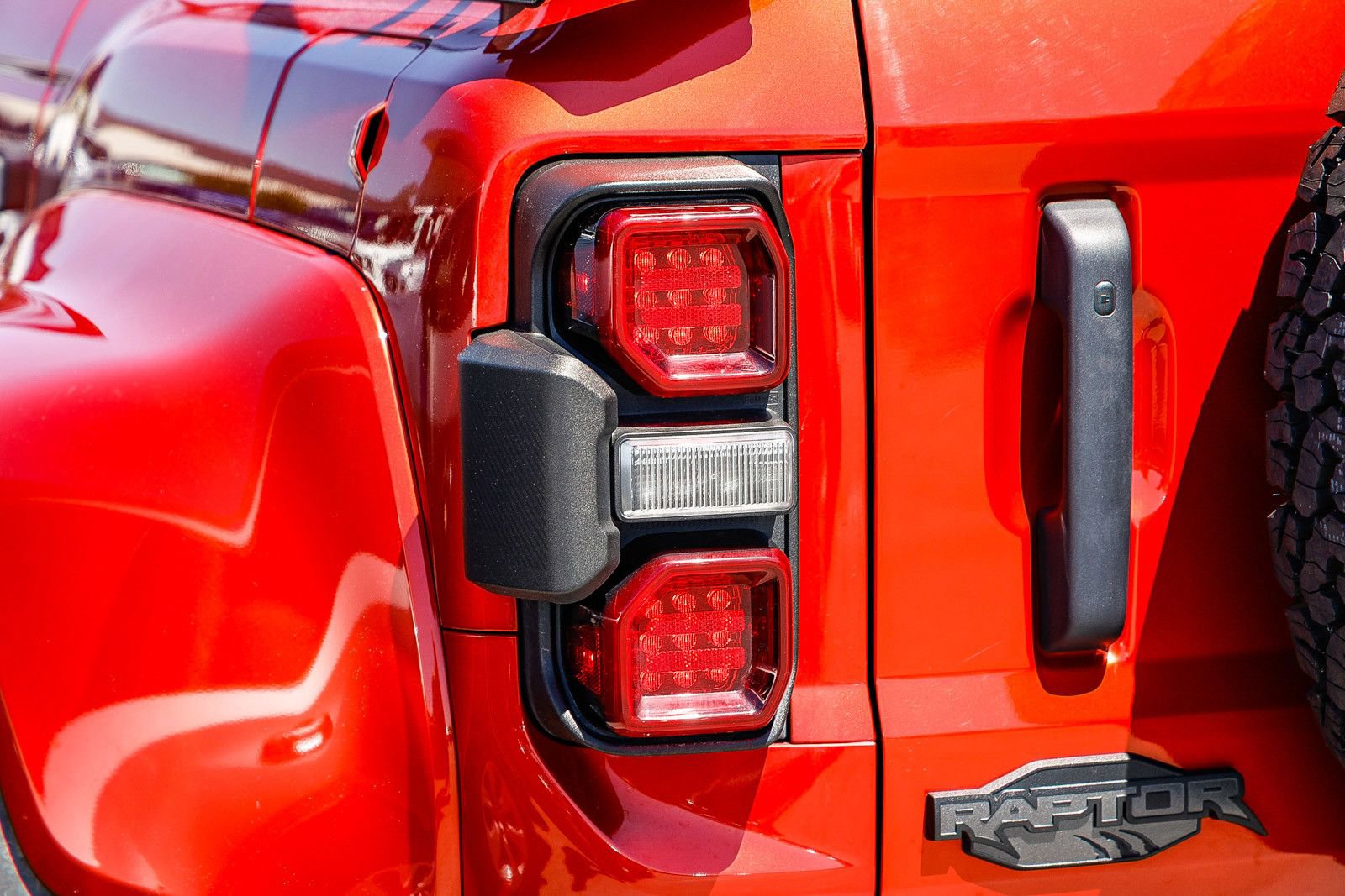 Used 2024 Ford Bronco Raptor w/ Interior Carbon Fiber Pack 6 AWD/4WD image 9