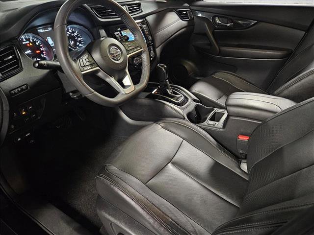 Used 2017 Nissan Rogue SL w/ SL Premium Package FWD image 8