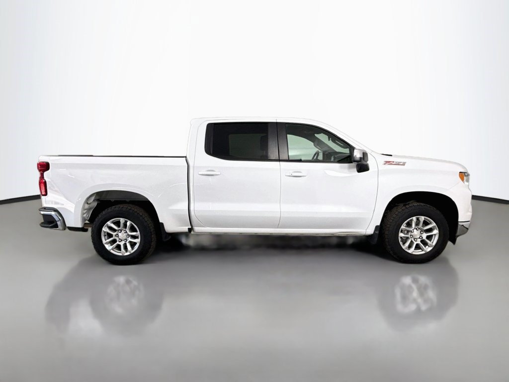 Used 2023 Chevrolet Silverado 1500 LT w/ Z71 Off-Road Package AWD/4WD image 11