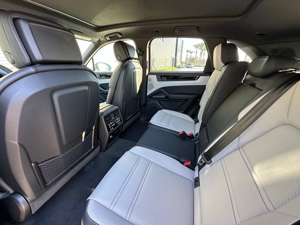 Certified 2026 Porsche Cayenne S AWD/4WD image 35