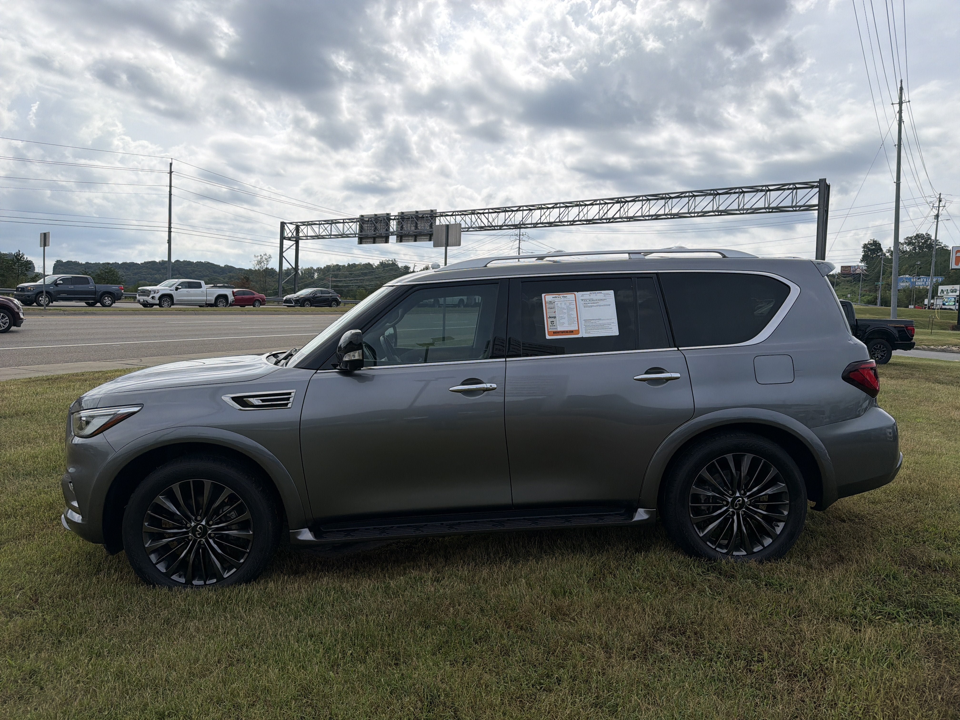 Used 2021 INFINITI QX80 Premium Select w/ Cargo Package RWD image 1