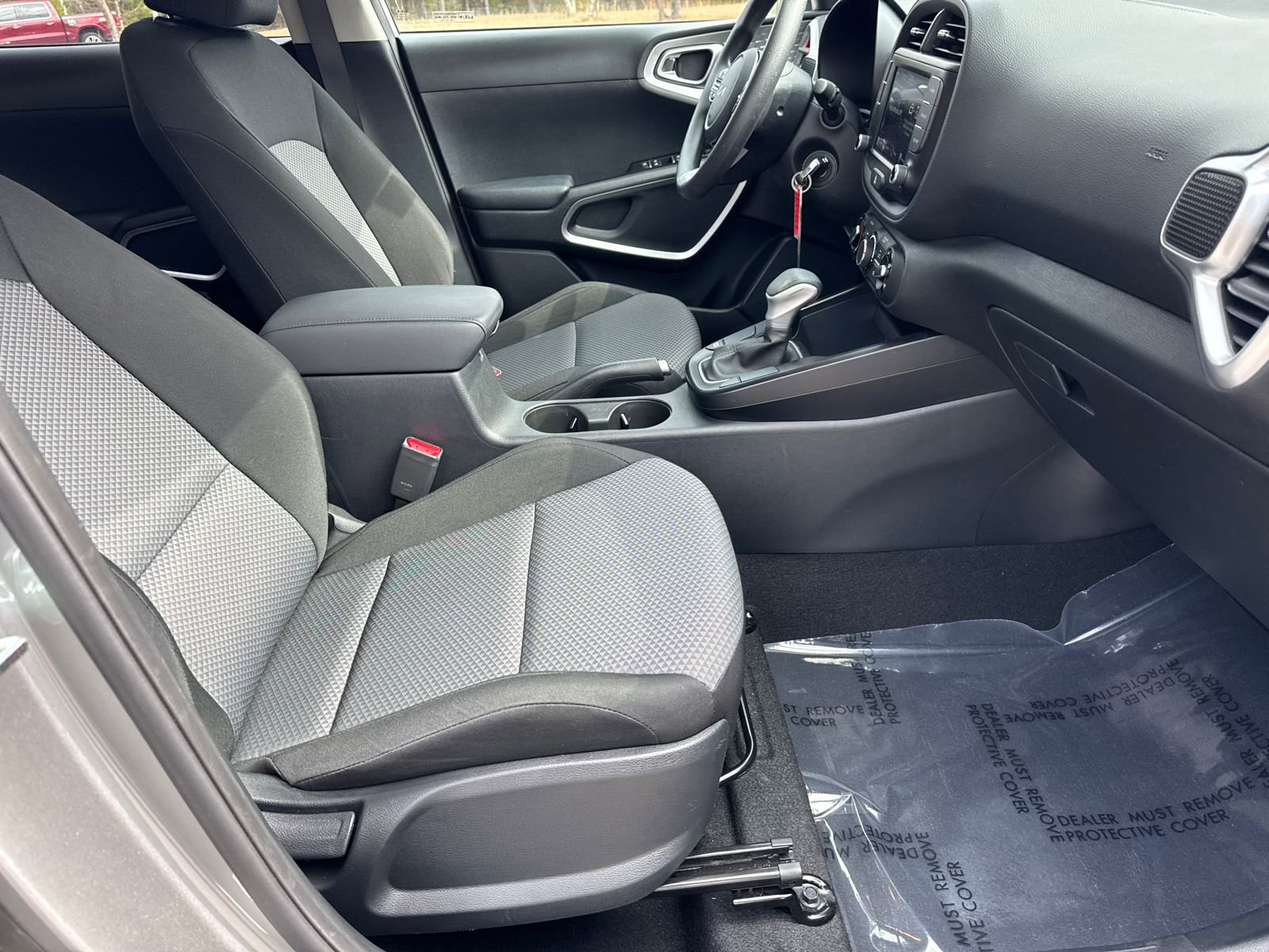 Used 2023 Kia Soul LX image 13