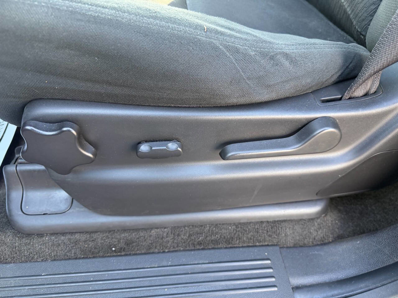 Used 2013 Chevrolet Tahoe LS w/ Convenience Package AWD/4WD image 19