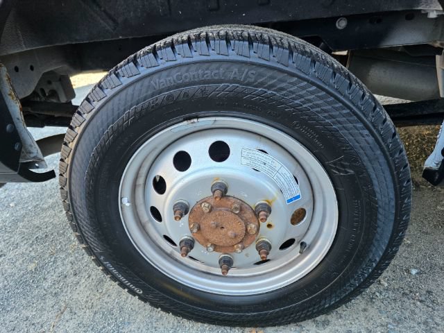 Used 2021 Ford Transit 150 Low Roof AWD image 18