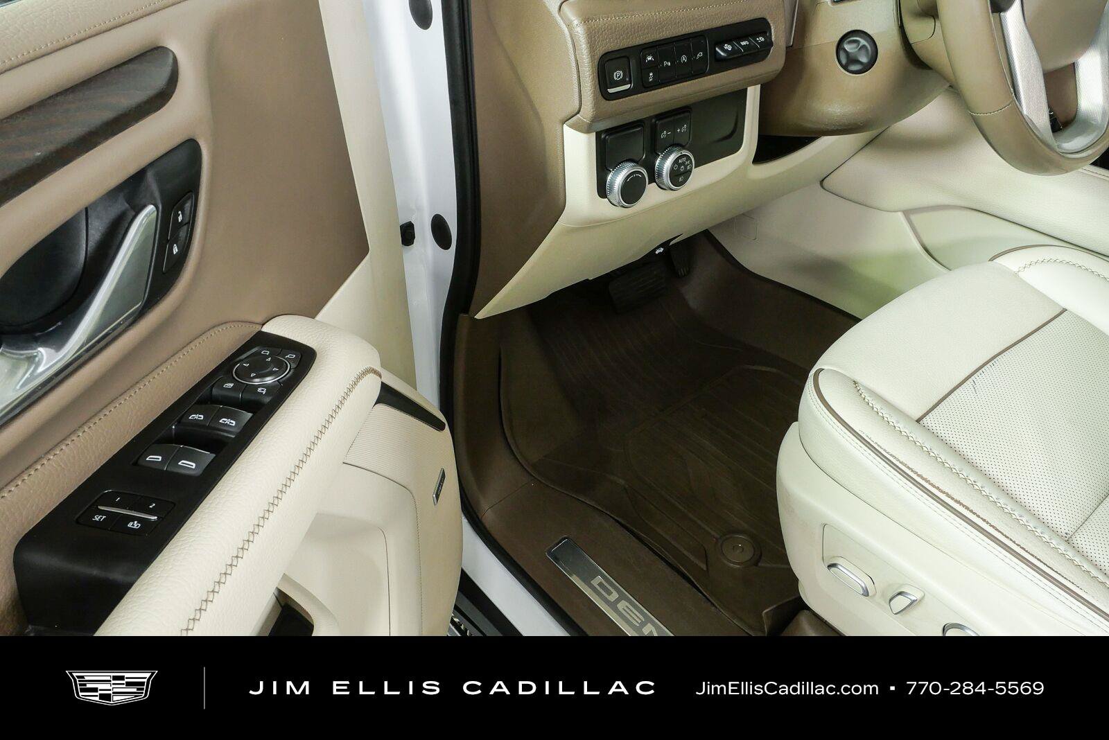 Used 2021 GMC Yukon XL Denali w/ Denali Premium Package RWD image 8