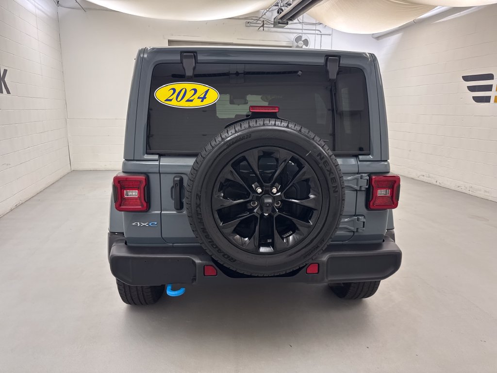 Used 2024 Jeep Wrangler Unlimited Sahara AWD/4WD image 5