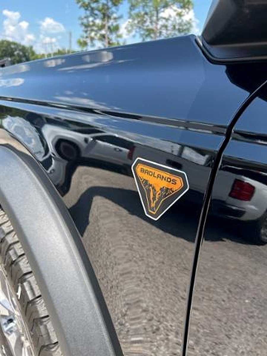 New 2025 Ford Bronco Badlands image 9