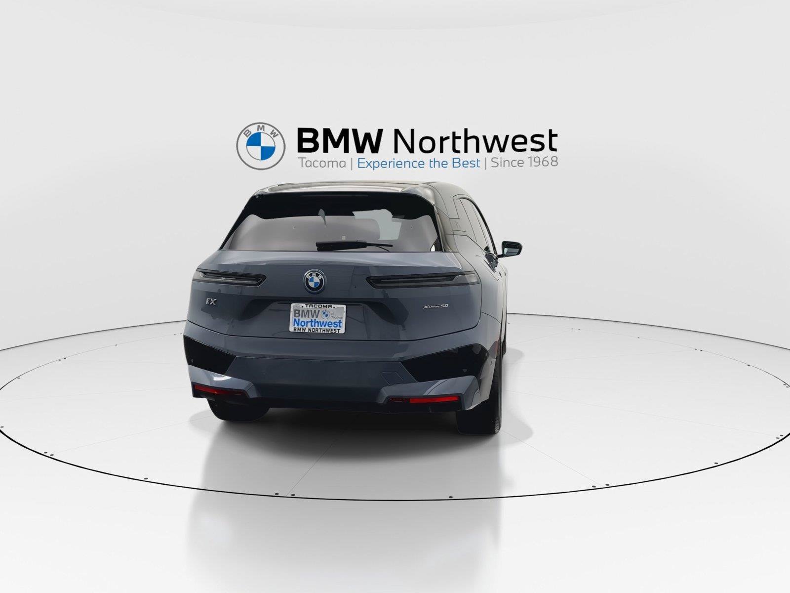 Used 2023 BMW iX xDrive50 w/ Sport Package AWD/4WD image 2