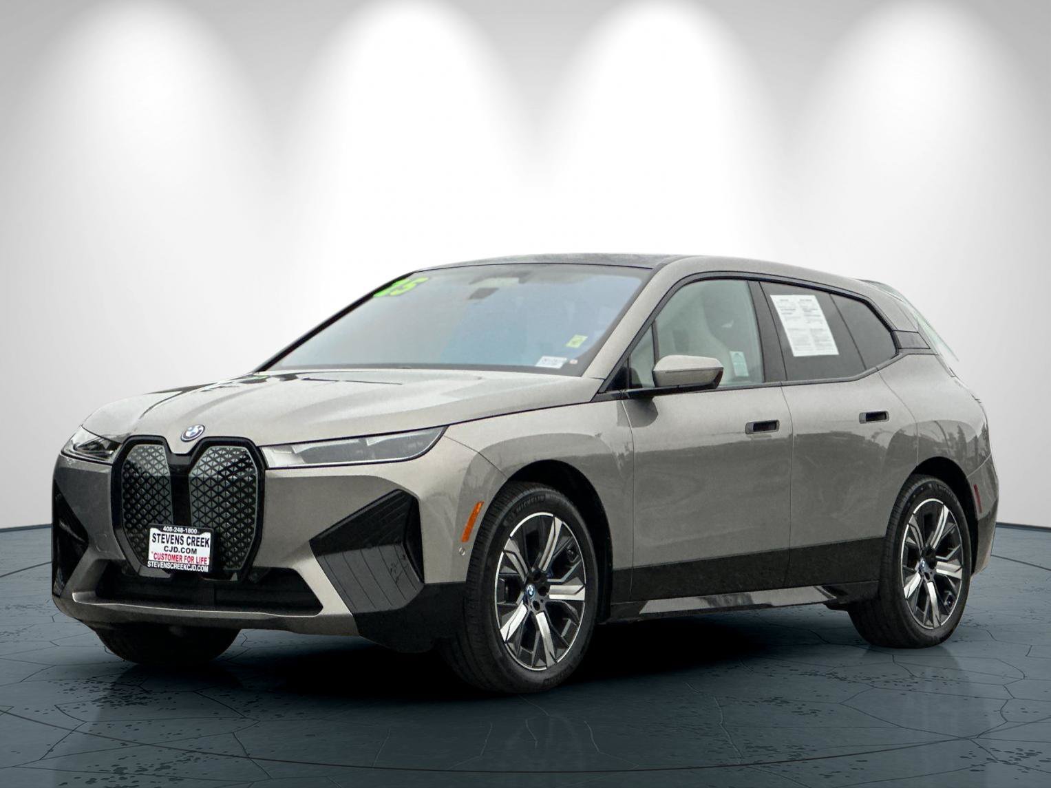 Used 2025 BMW iX xDrive50 AWD/4WD image 8