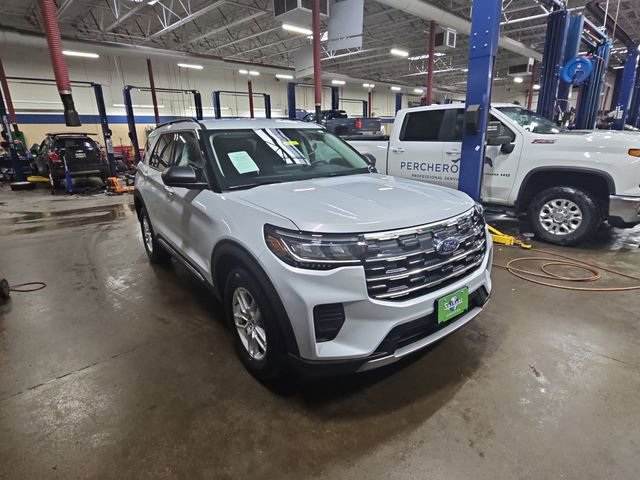 Used 2025 Ford Explorer Active image 10