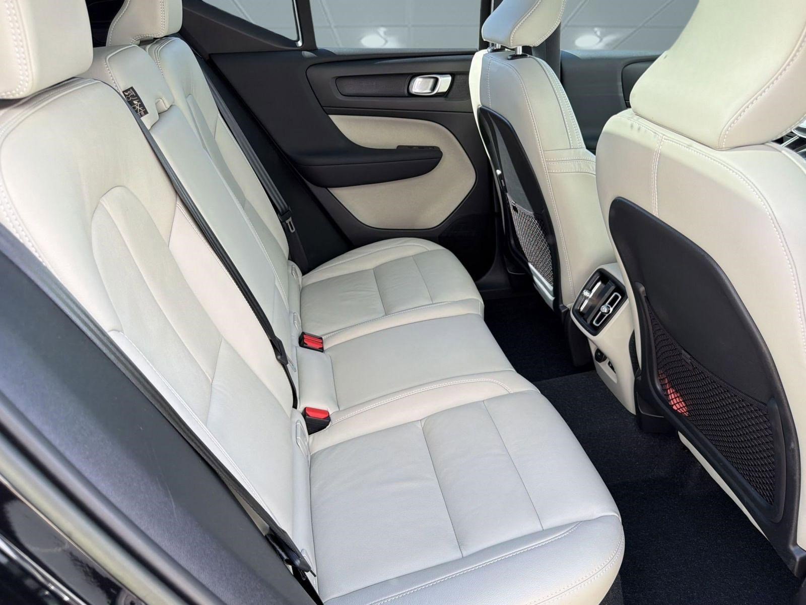 Used 2023 Volvo XC40 B5 Plus w/ Protection Package Premier image 28