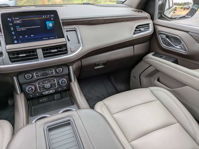 Used 2023 Chevrolet Tahoe Z71 w/ Luxury Package AWD/4WD image 19