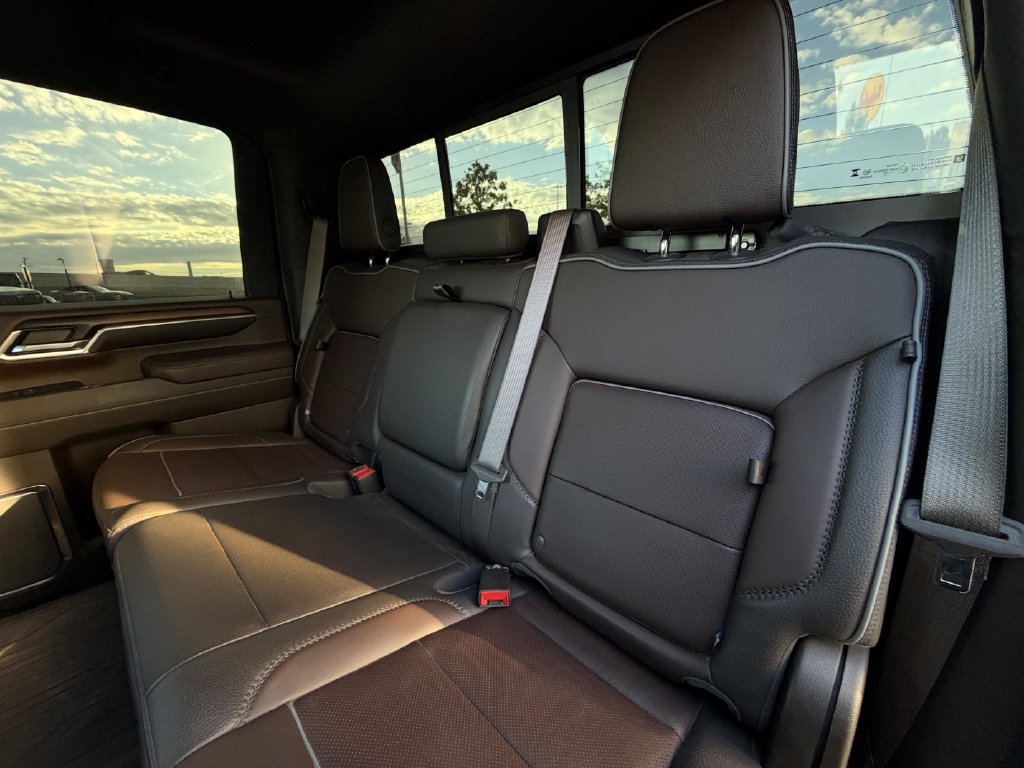 Used 2024 GMC Sierra 2500 Denali w/ Denali Reserve Package AWD/4WD image 26