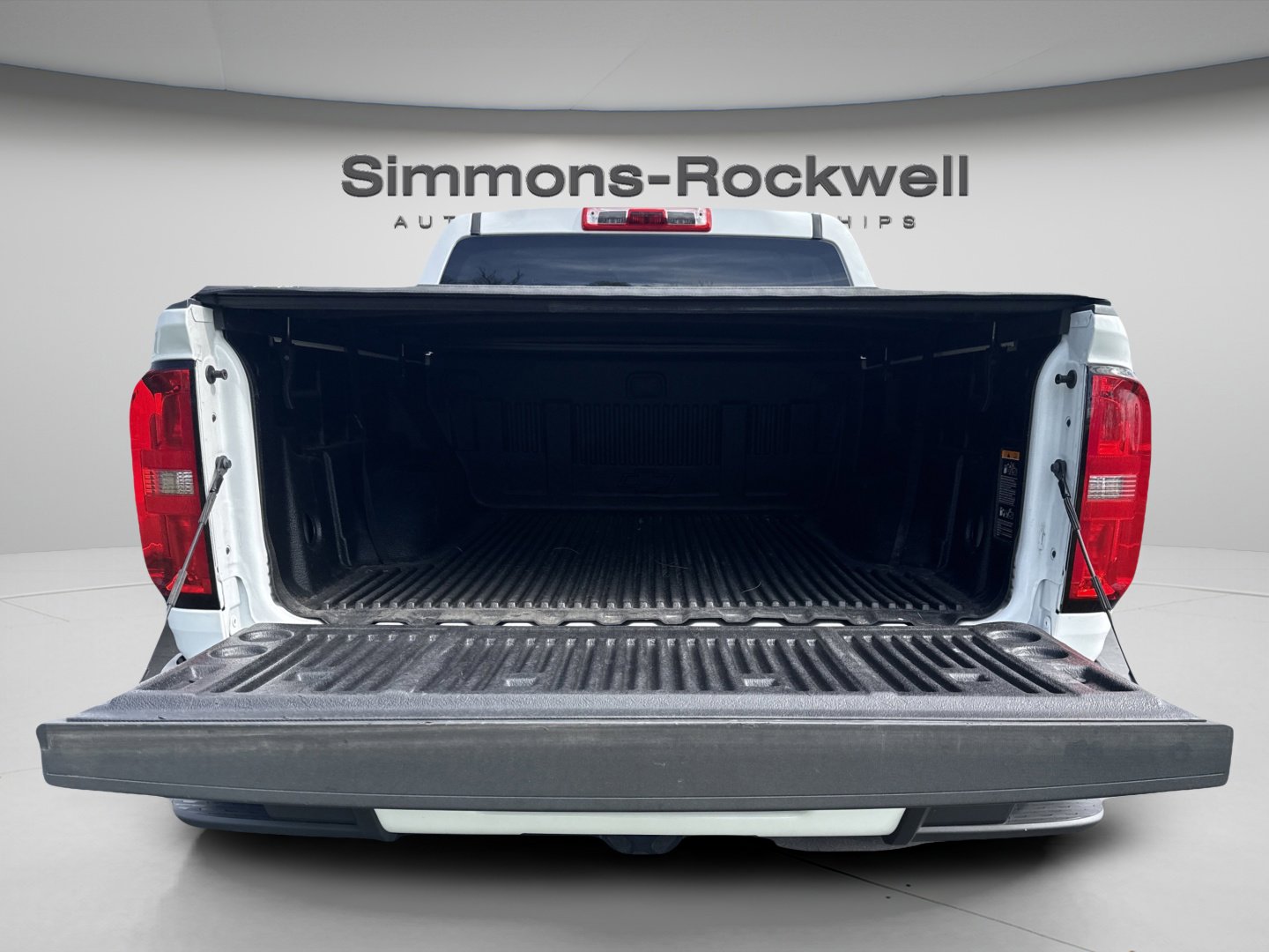 Used 2022 Chevrolet Colorado W/T w/ Custom Special Edition RWD image 21