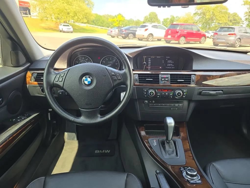 Used 2011 BMW 328i Sedan RWD image 13