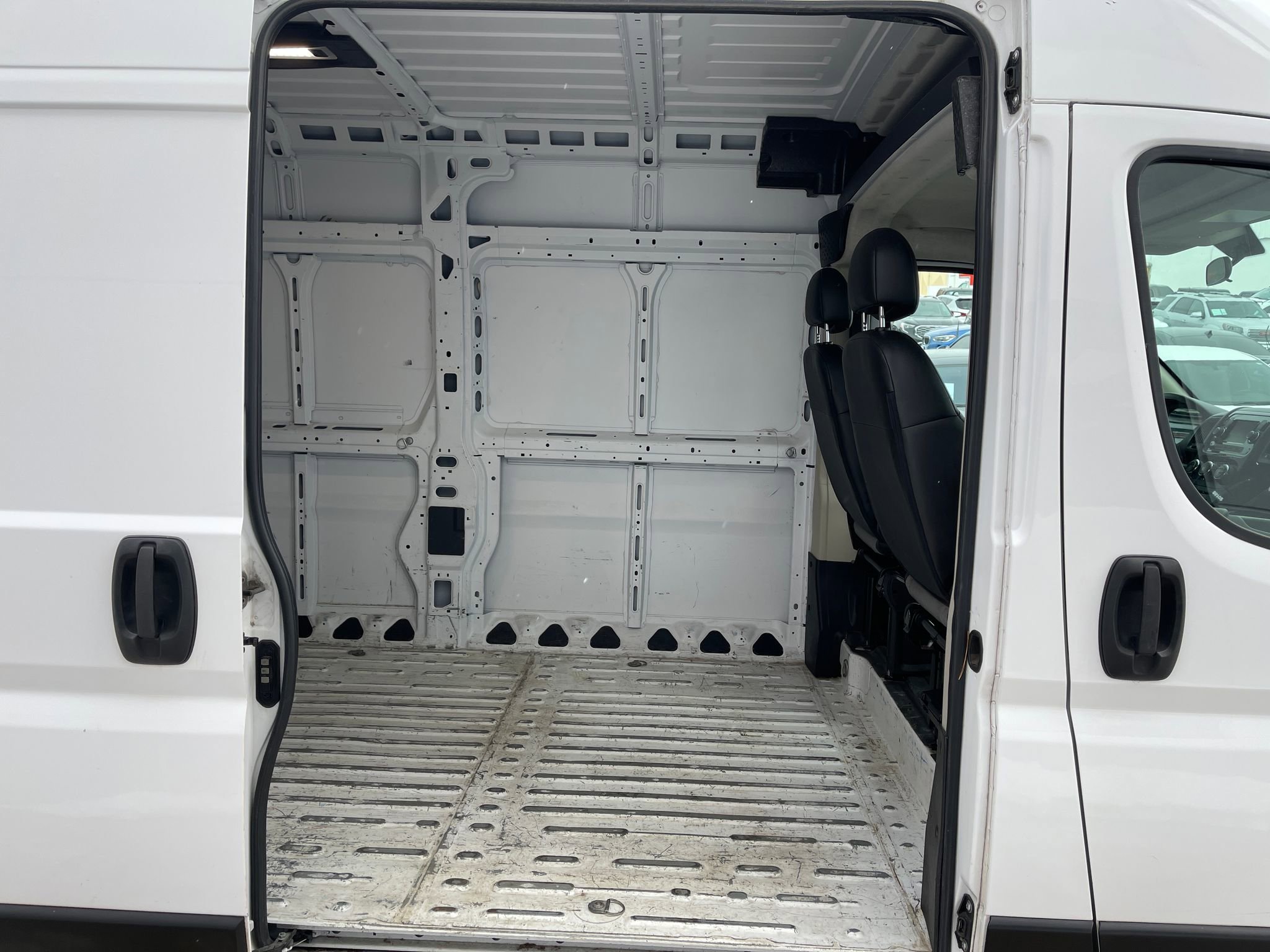 Used 2020 RAM ProMaster 2500 w/ Interior Convenience Group image 27