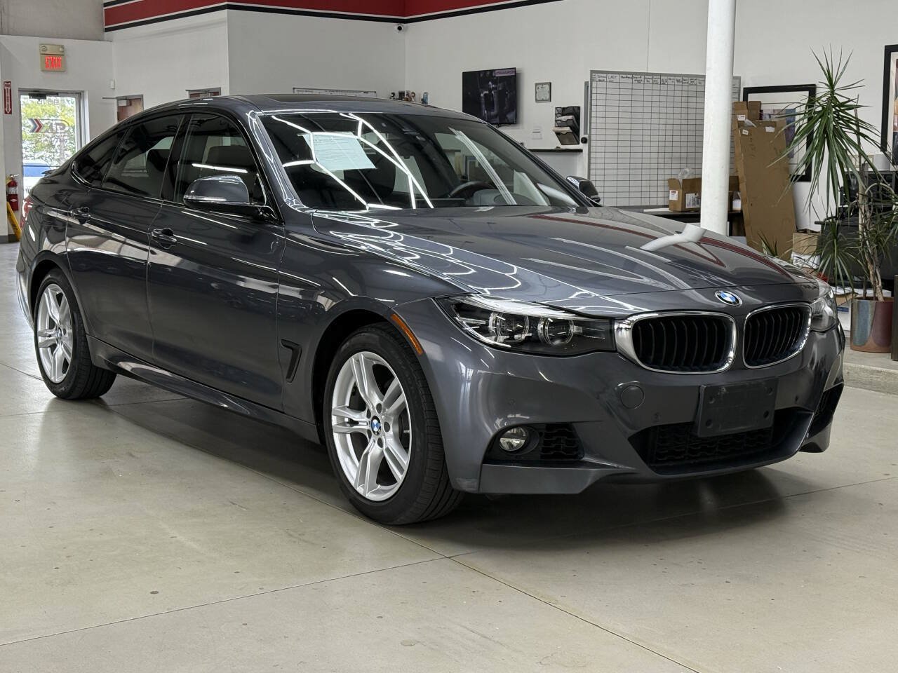 Used 2019 BMW 330i Gran Turismo xDrive w/ M Sport Package AWD/4WD image 2