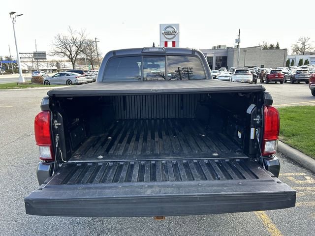 Used 2016 Toyota Tacoma TRD Sport image 27