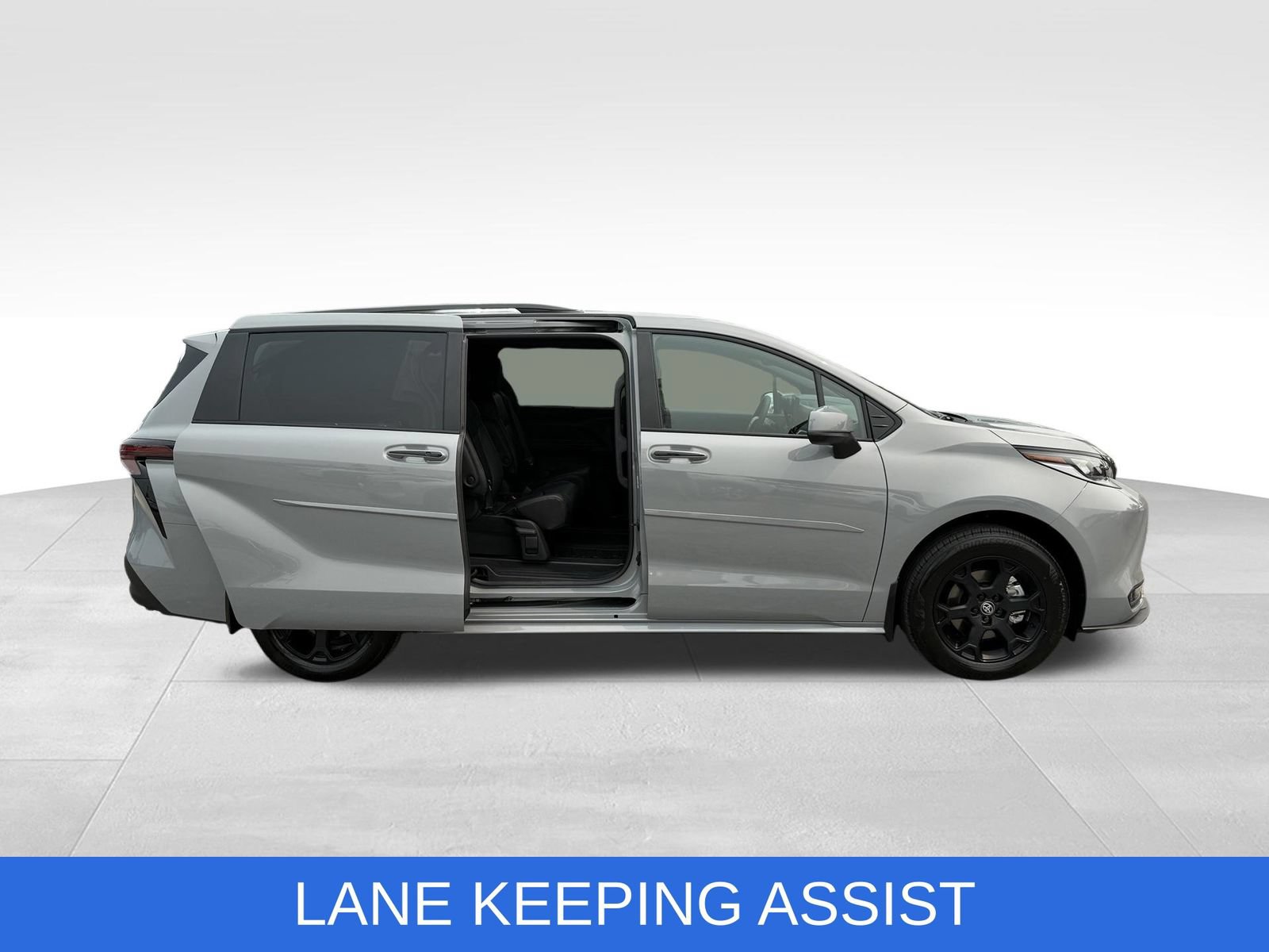 Used 2026 Toyota Sienna XLE Woodland Edition AWD/4WD image 22