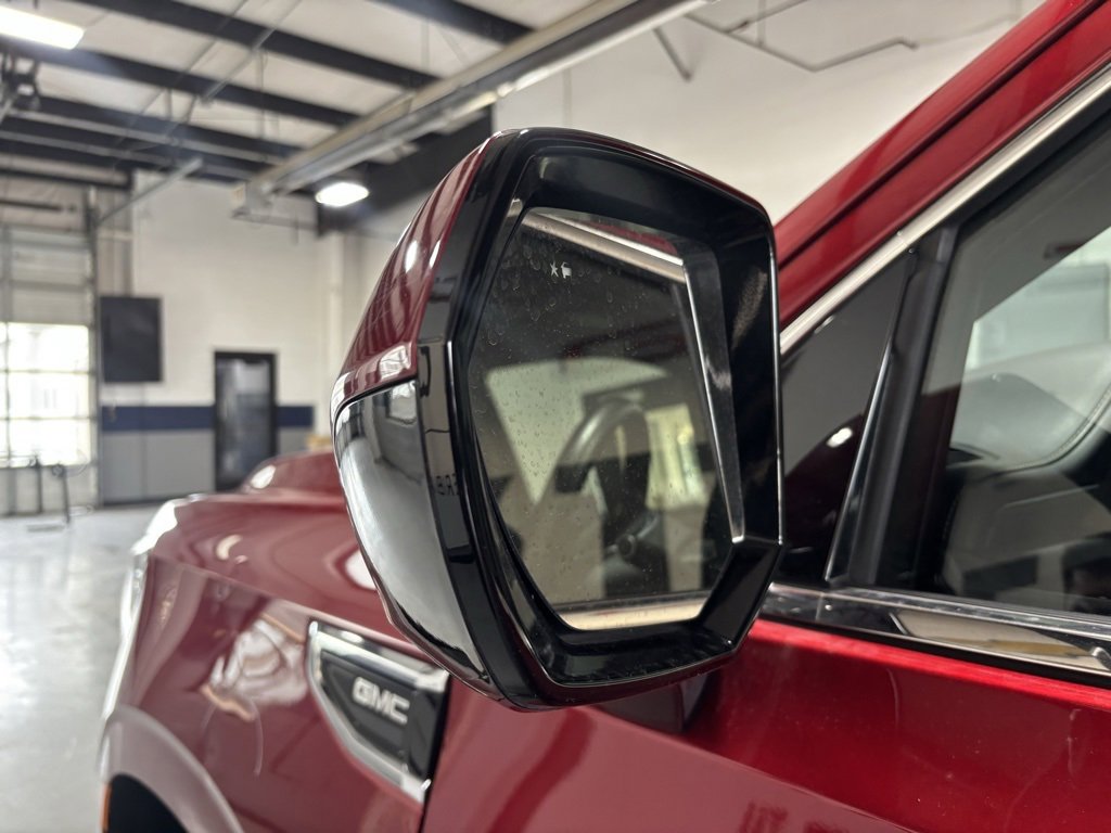 Used 2024 GMC Yukon SLT image 8