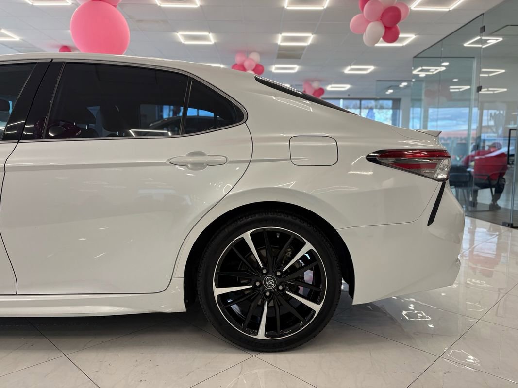 Used 2019 Toyota Camry XSE image 7