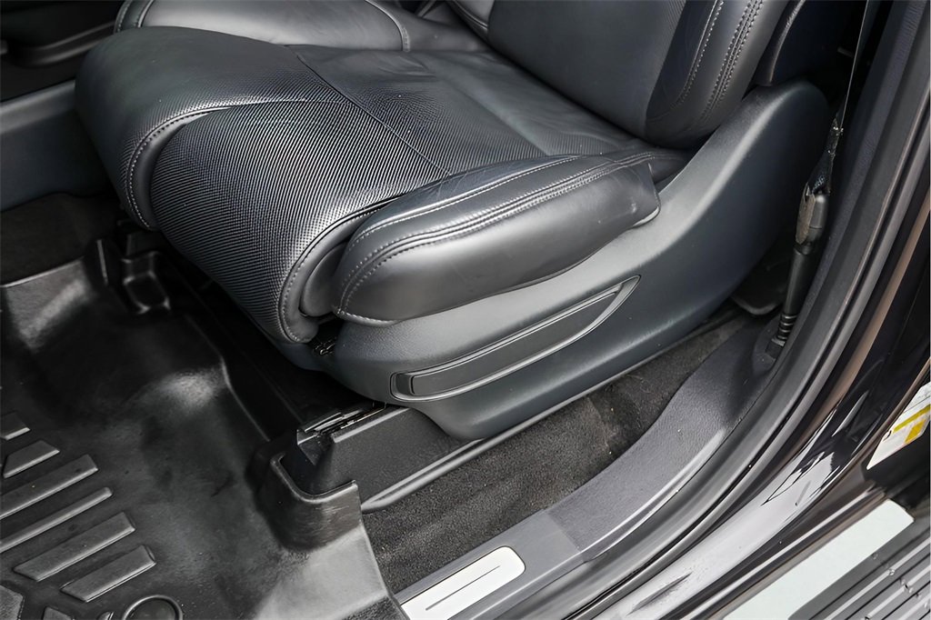 Used 2024 Lincoln Navigator L Reserve image 11