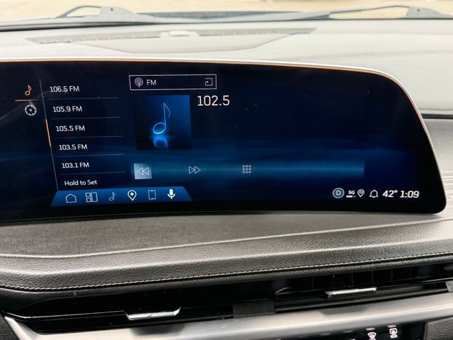 Used 2025 Cadillac XT4 Premium Luxury image 34