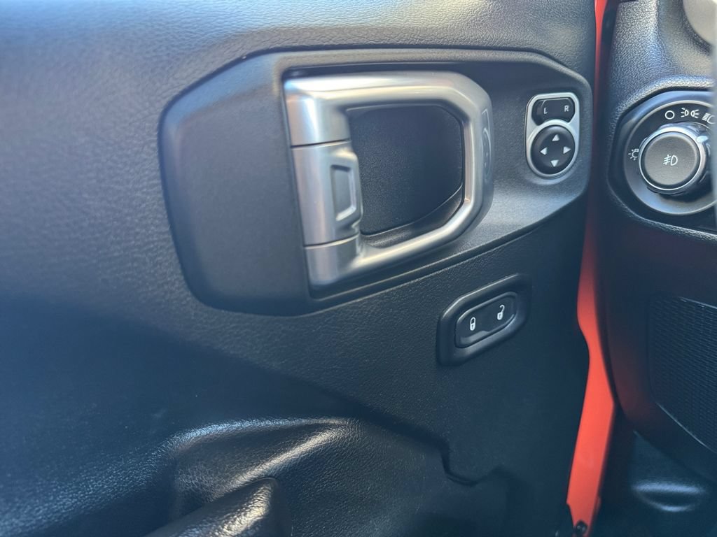 Used 2019 Jeep Wrangler Unlimited Rubicon AWD/4WD image 17