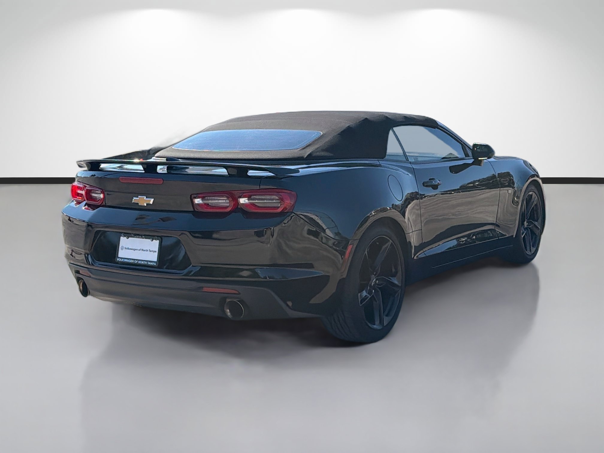 Used 2021 Chevrolet Camaro LT w/ Technology Package RWD image 3