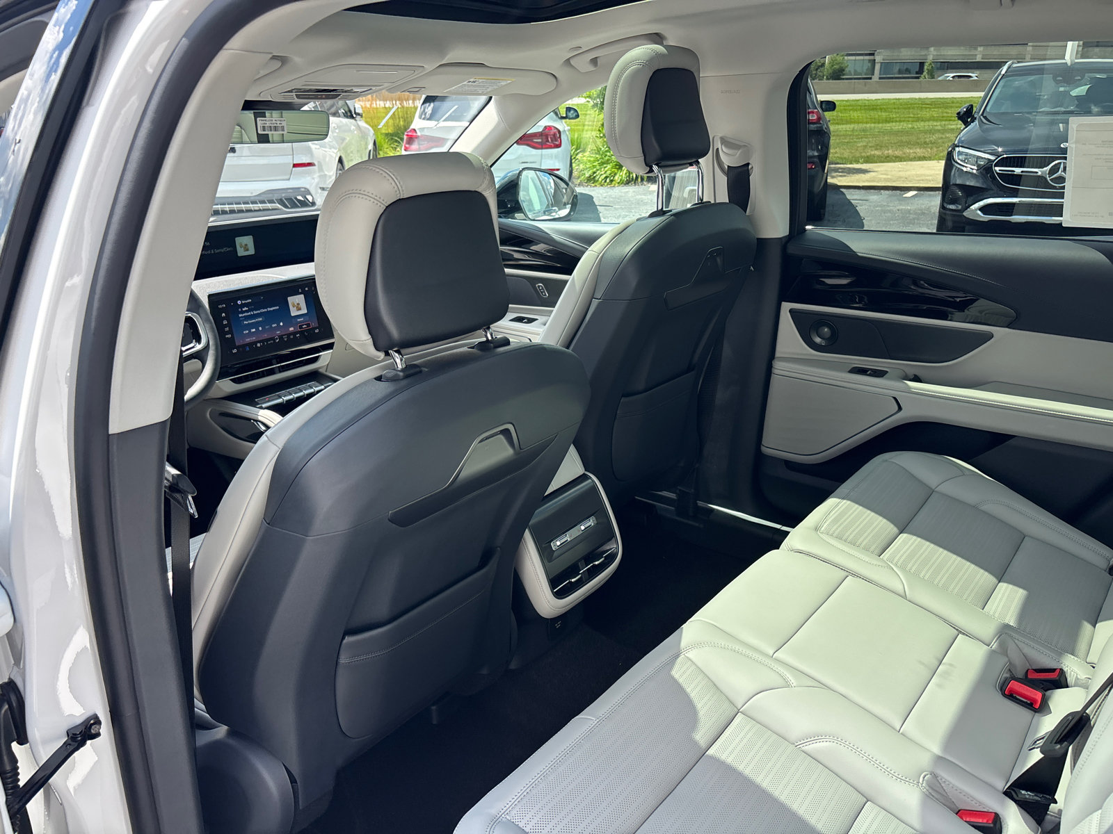 New 2026 Lincoln Nautilus Reserve w/ Jet Appearance Package AWD/4WD image 28