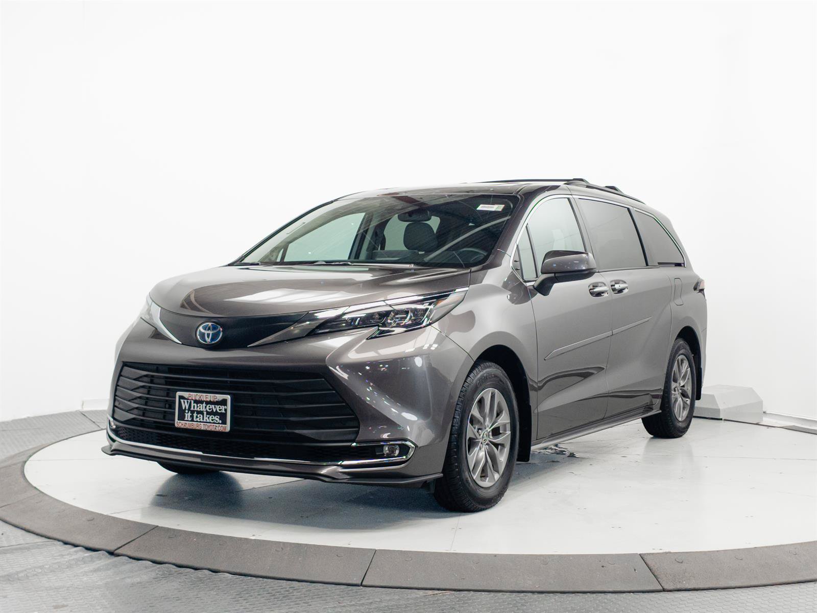 Certified 2024 Toyota Sienna XLE w/ XLE Plus Package AWD/4WD image 3