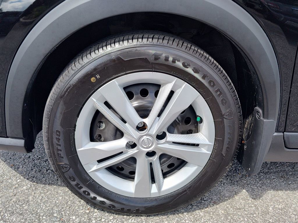 Used 2025 Nissan Kicks Play S image 12