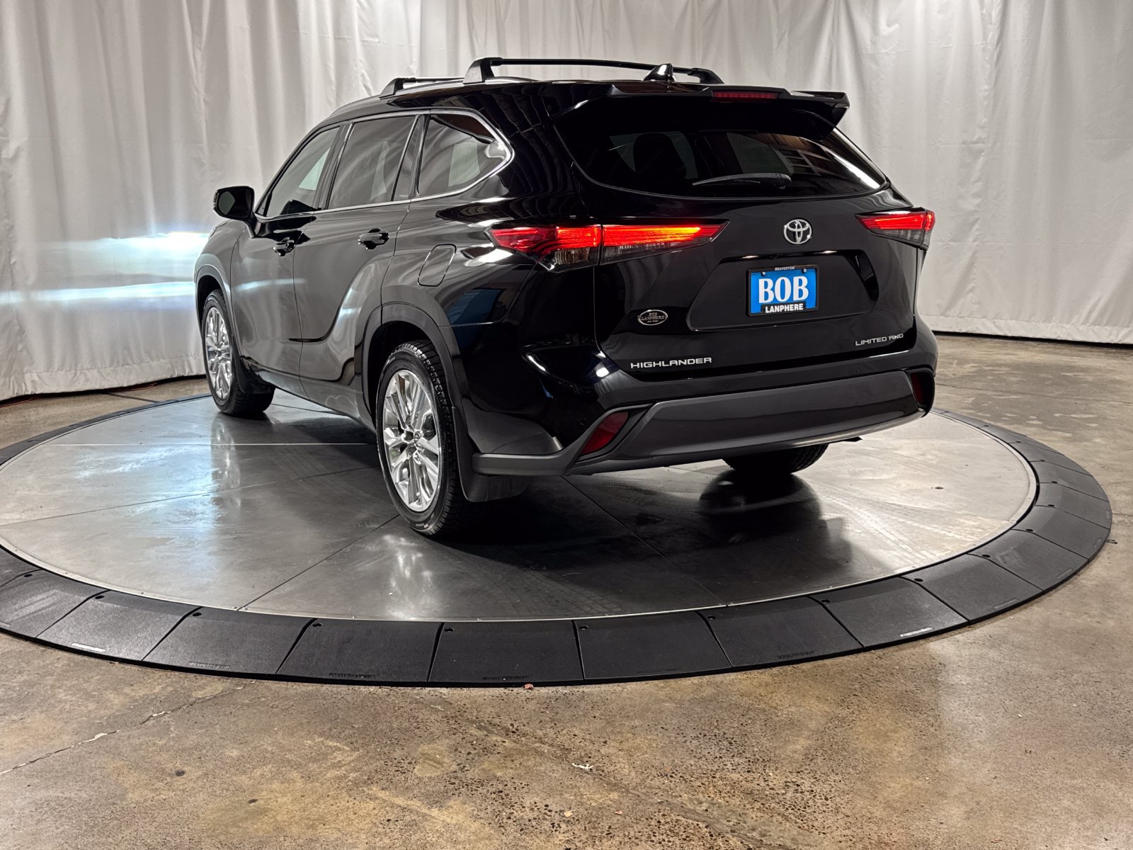 Used 2022 Toyota Highlander Limited AWD/4WD image 7