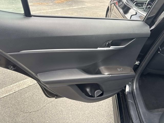 Used 2023 Toyota Camry SE image 16