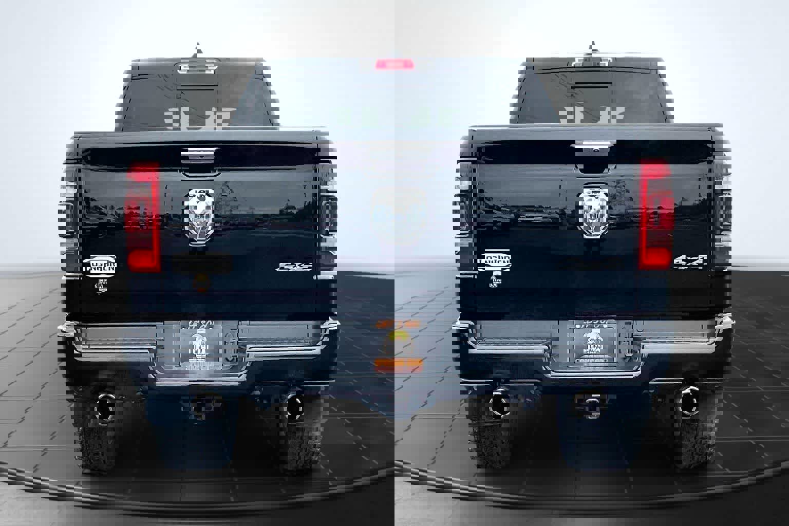 Used 2022 RAM 1500 Limited w/ Body-Colour Bumper Group image 5