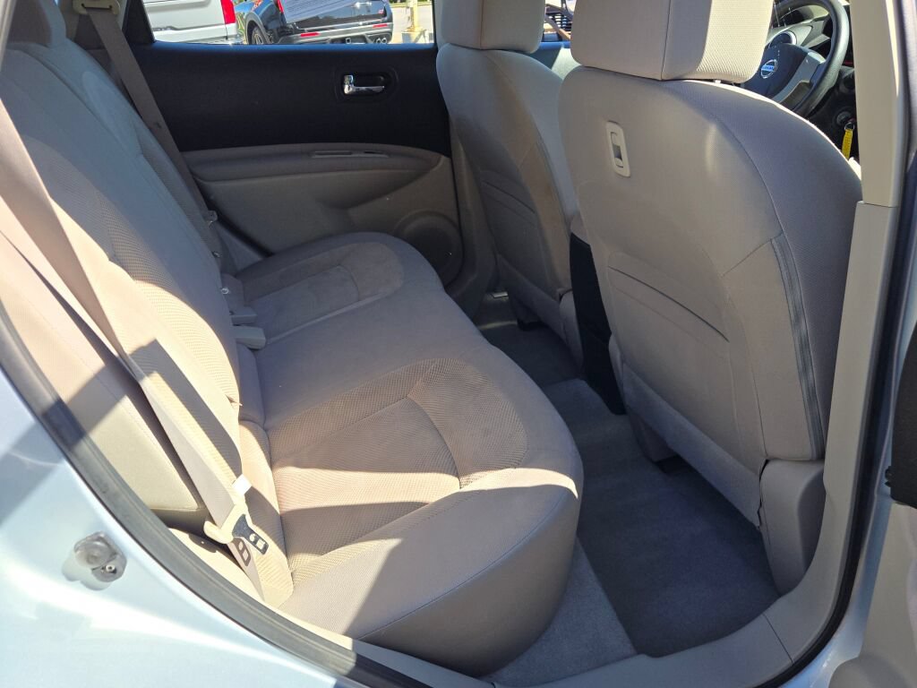 Used 2014 Nissan Rogue S FWD image 11