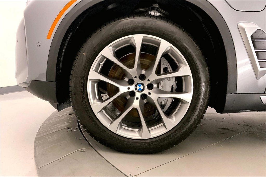 New 2026 BMW X5 xDrive50e w/ Executive Package AWD/4WD image 9