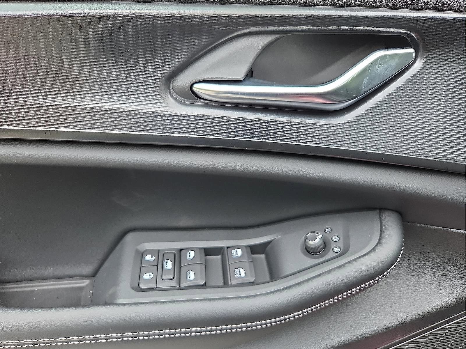 New 2025 Jeep Grand Cherokee L Altitude image 14