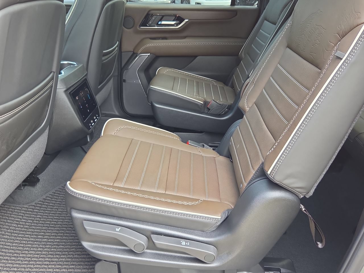 New 2026 GMC Yukon XL Denali Ultimate AWD/4WD image 26