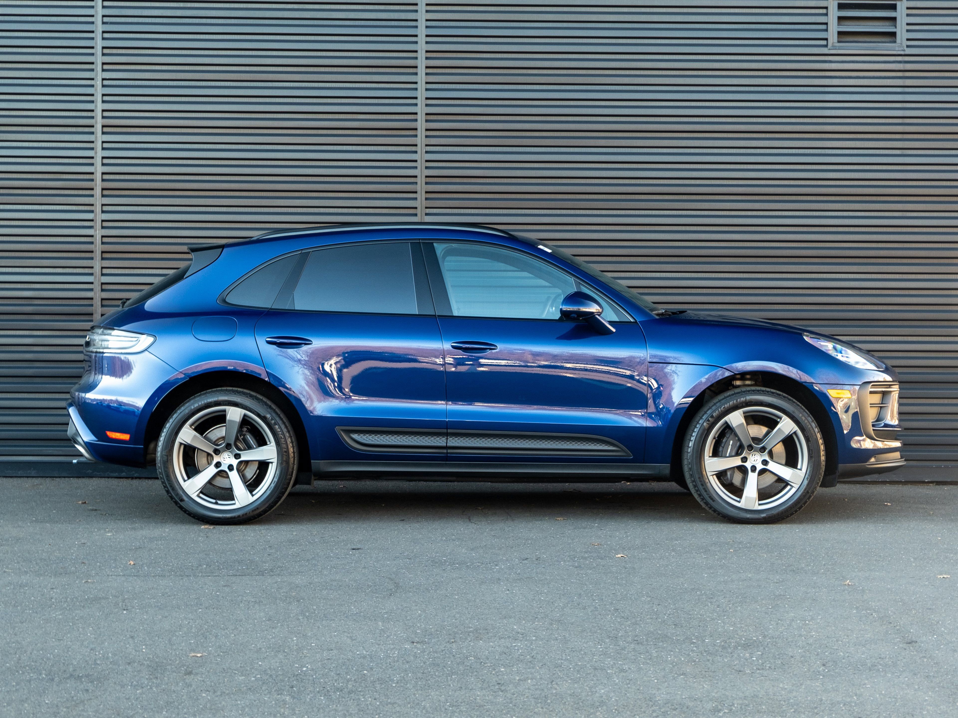 Certified 2023 Porsche Macan image 9