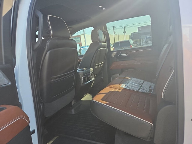 Used 2024 GMC Sierra 3500 Denali Ultimate AWD/4WD image 13