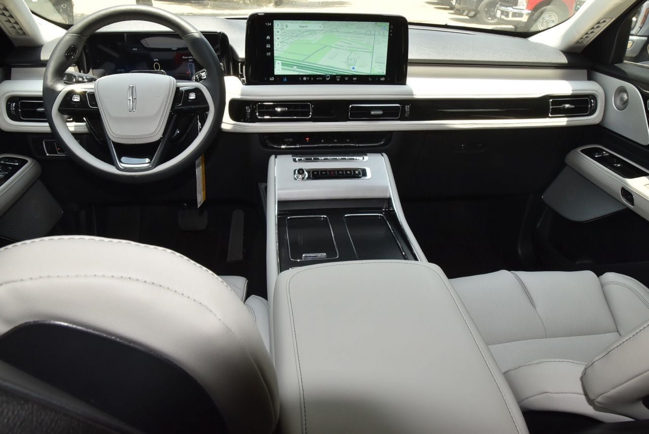 New 2026 Lincoln Aviator Reserve AWD/4WD image 17