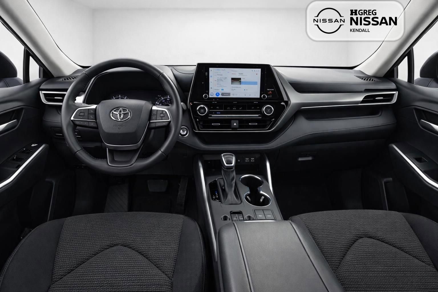 Used 2025 Toyota Highlander LE image 7