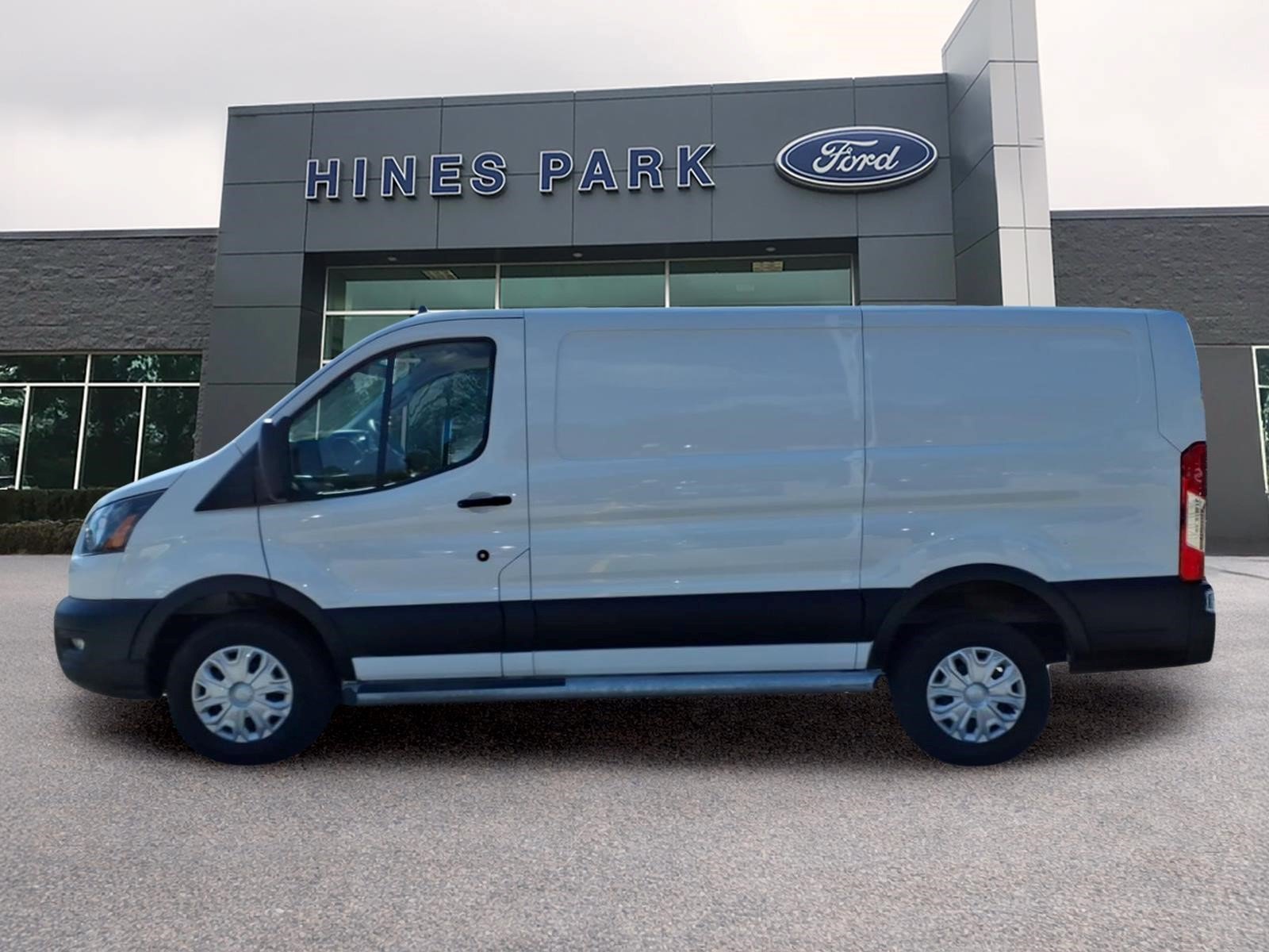 Used 2025 Ford Transit 250 Low Roof w/ Exterior Upgrade Package RWD image 4