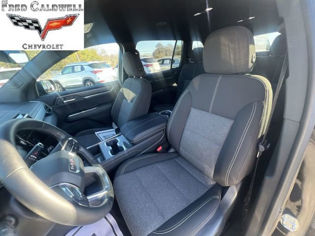 Used 2025 GMC Acadia Elevation image 18