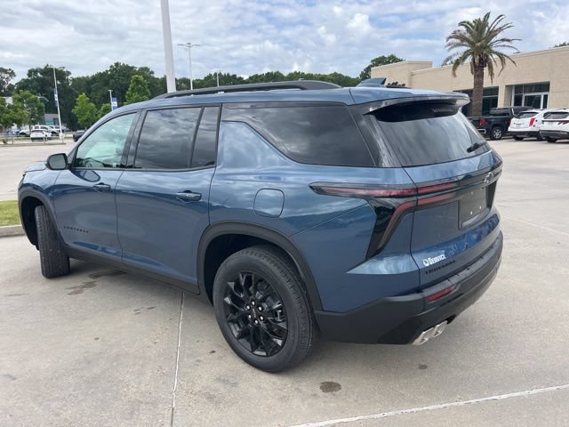New 2026 Chevrolet Traverse LT w/ Midnight/Sport Edition FWD image 4