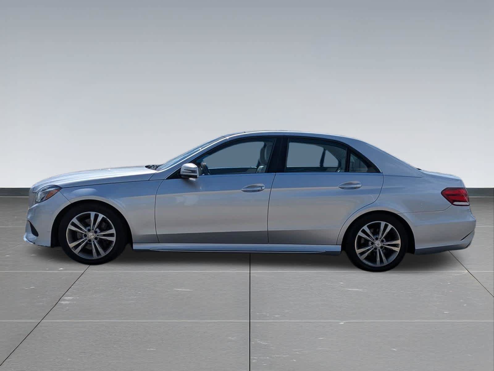 Used 2015 Mercedes-Benz E 350 4MATIC Sedan image 2