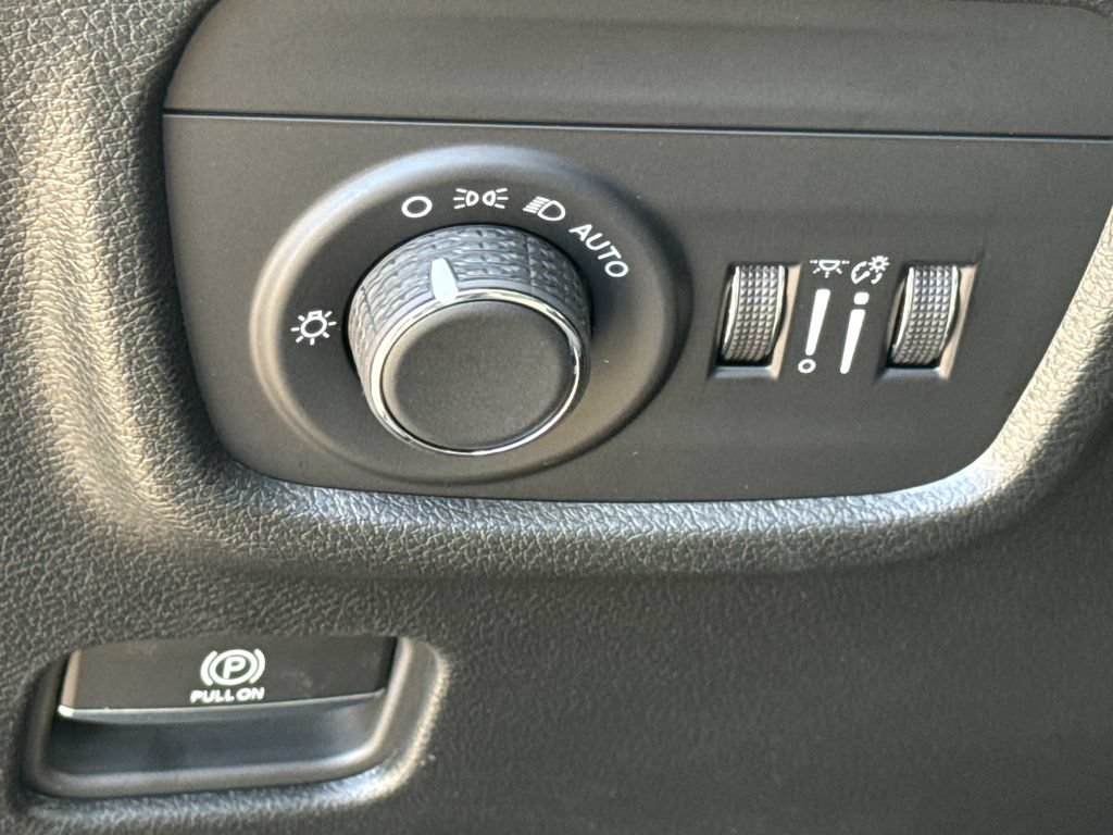 New 2026 Jeep Grand Cherokee Altitude AWD/4WD image 22
