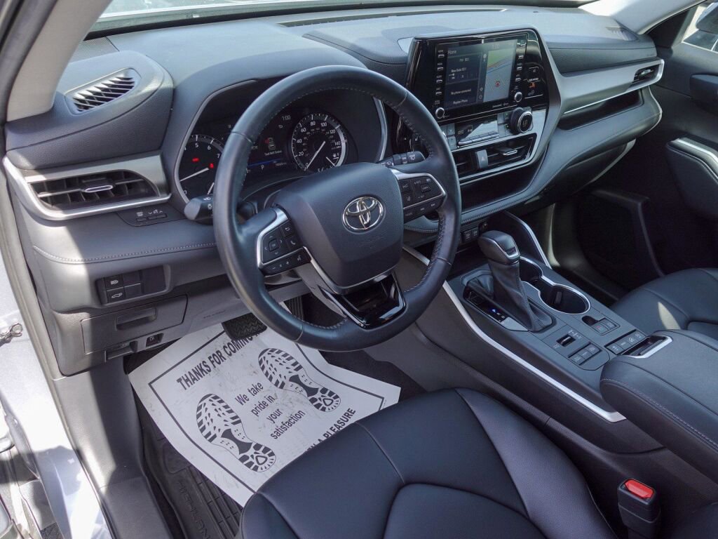 Certified 2021 Toyota Highlander XLE image 10